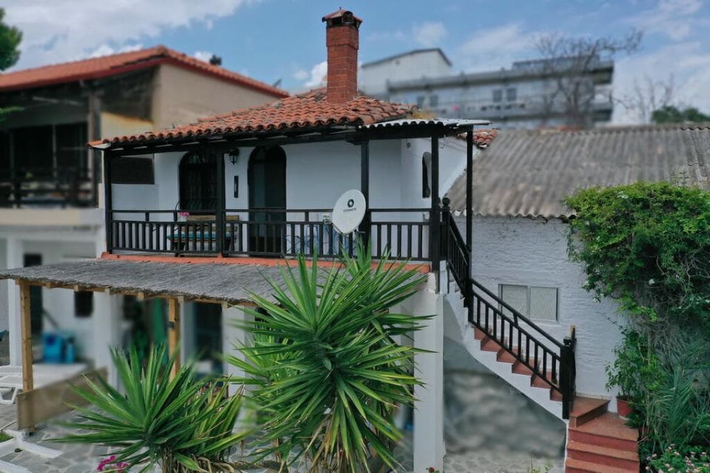 By The Beach House, Metamorfosi, Sithonia
