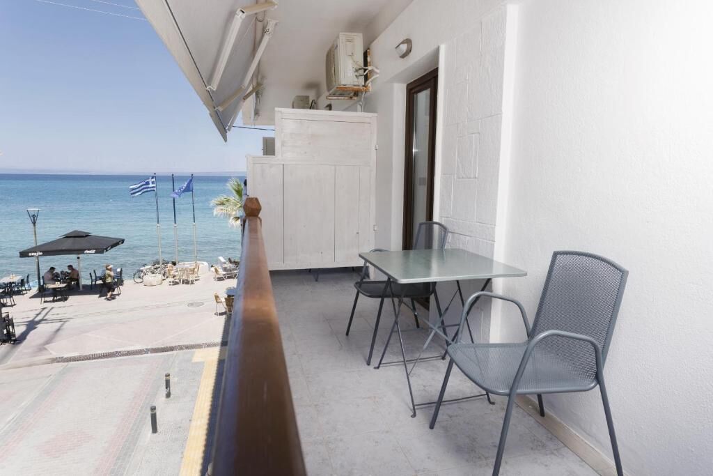 Eleni's Sea View Rooms, Pefkohori, Kassandra, 2 Bed Room, Side Sea View No. 1