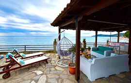 On The Beach House, Mola Kaliva, Kassandra