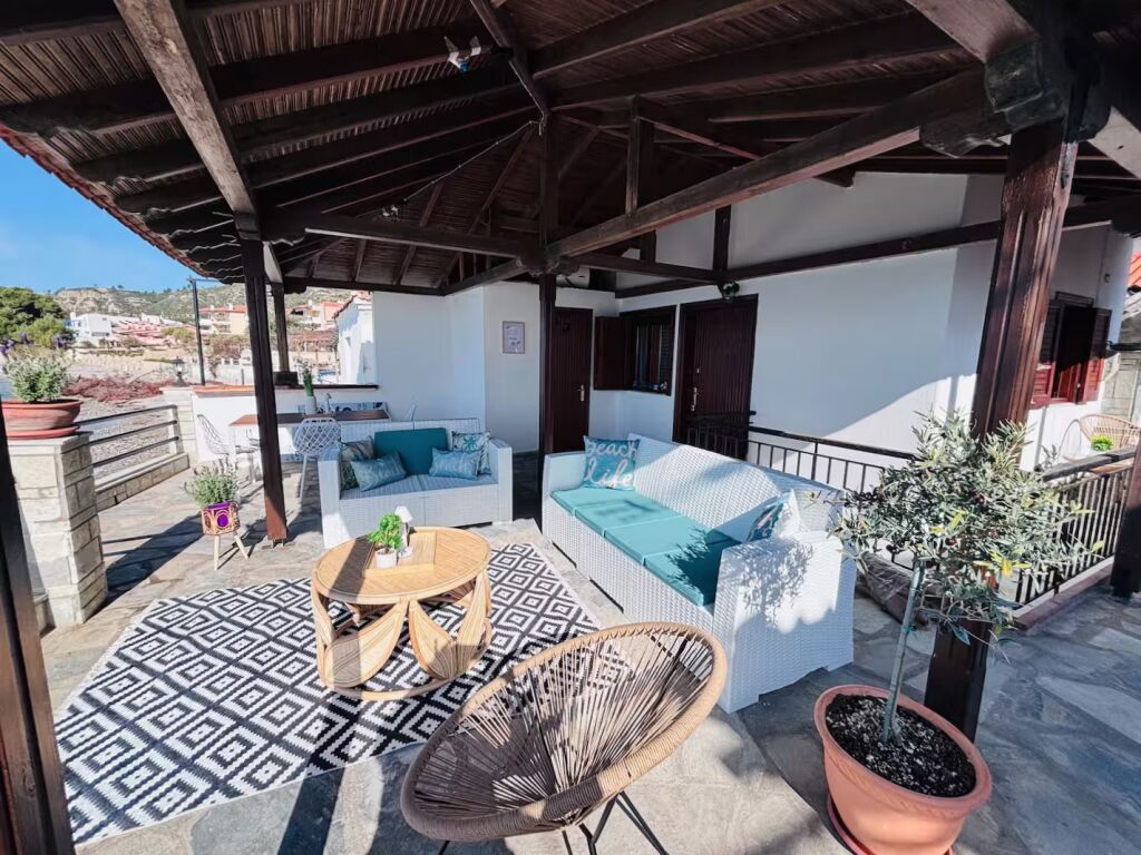On The Beach House, Mola Kaliva, Kassandra