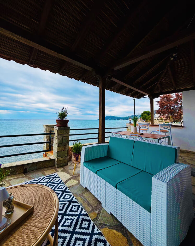On The Beach House, Mola Kaliva, Kassandra