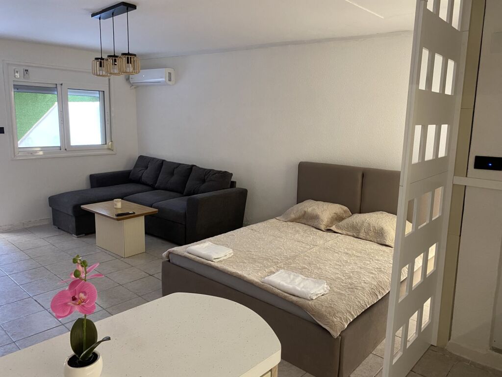 Modern Vibes Studio, Nea Kallikratia, Kassandra