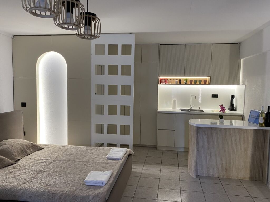 Modern Vibes Studio, Nea Kallikratia, Kassandra