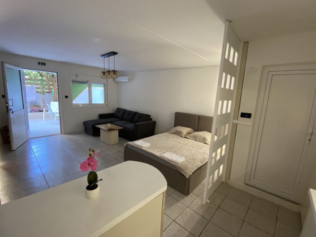 Modern Vibes Studio, Nea Kallikratia, Kassandra