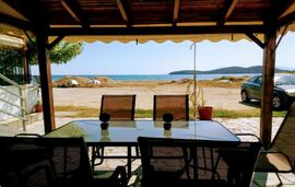 Retro Beach House, Nea Peramos, Kavala