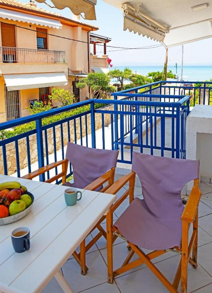 Big Blue Apartment, Pefkohori, Kassandra