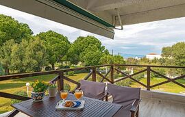 Chloe's Garden Apartment, Polichrono, Kassandra