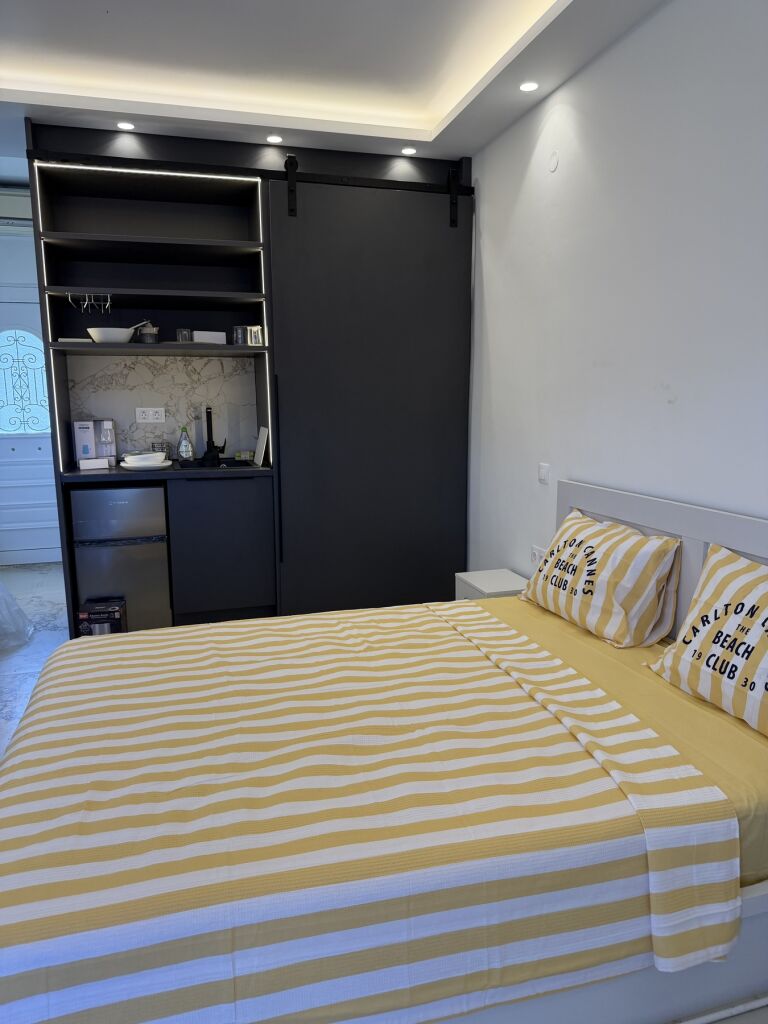 Aldi Home, Polichrono, Kassandra