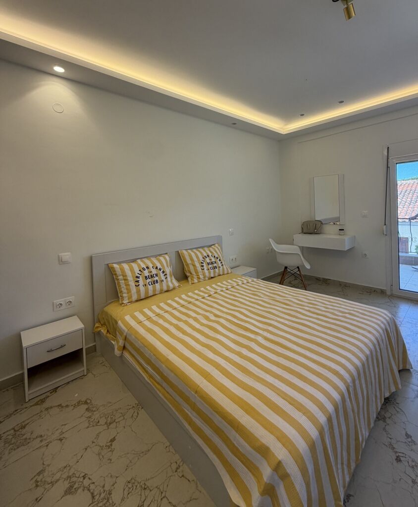Aldi Home, Polichrono, Kassandra