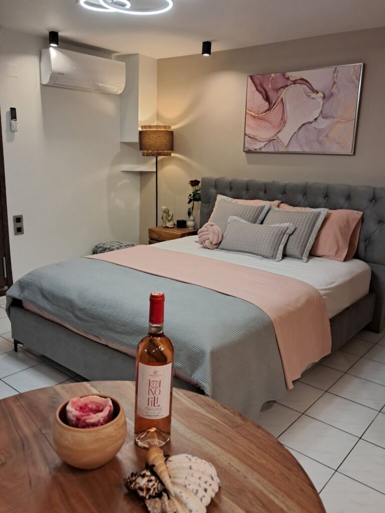 Oxytocin Anna Maria's Romantic Suite, Nea Iraklitsa, Kavala