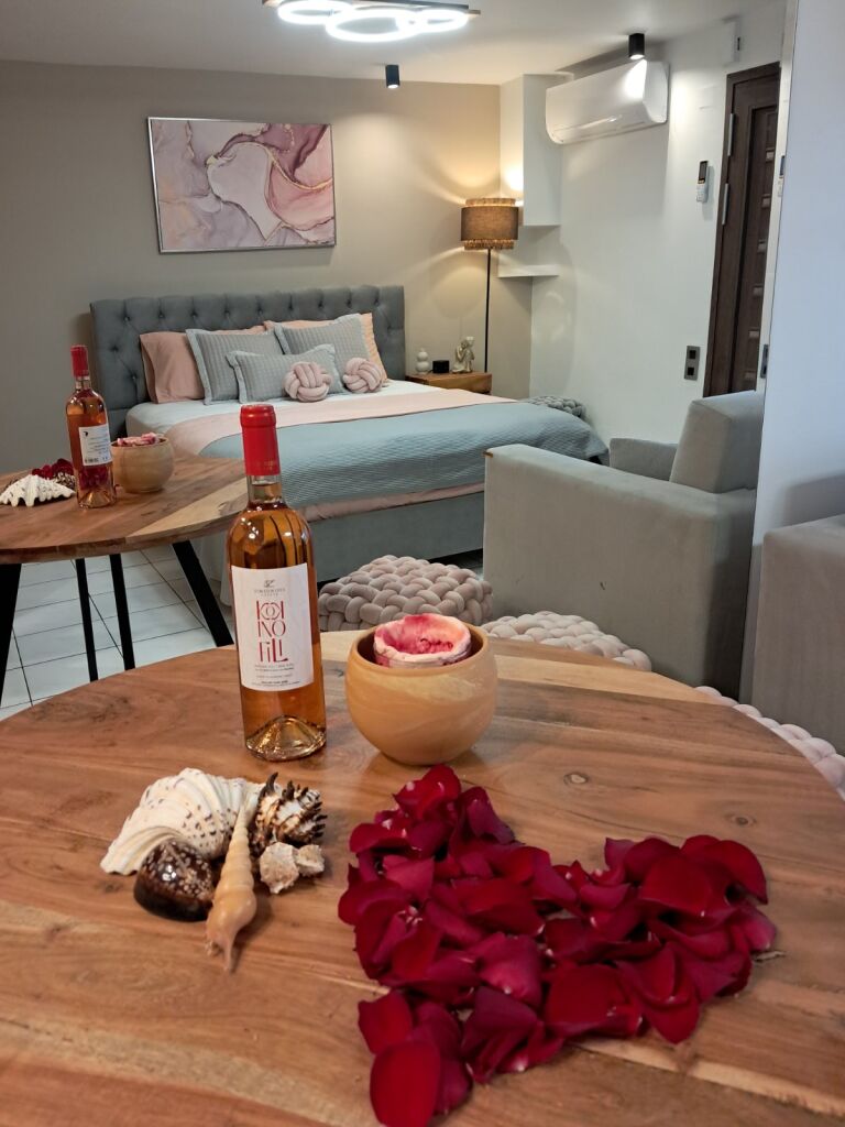 Oxytocin Anna Maria's Romantic Suite, Nea Iraklitsa, Kavala