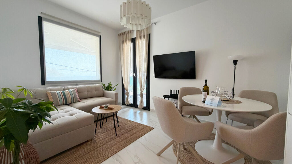 Emma Beach Front Luxury Suite, Mola Kaliva, Kassandra