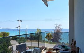 Emma Beach Front Luxury Suite, Mola Kaliva, Kassandra