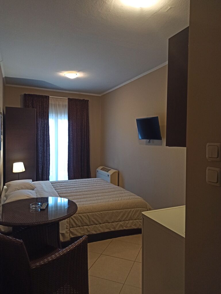Seventeen Rooms, Perea, Thessaloniki