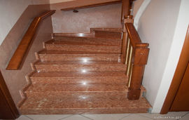 Katerina Villa, Potos