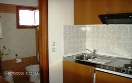 Katerina Villa, Potos