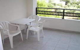 Katerina Villa, Potos