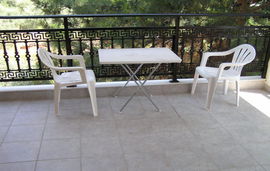 Katerina Villa, Potos