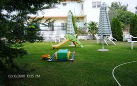 Katerina Villa, Potos