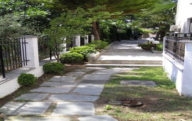 Katerina Villa, Potos